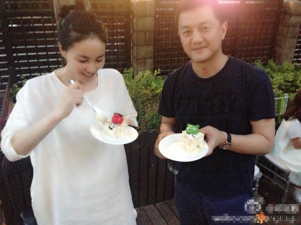 李亚鹏女儿李嫣生日 李小鹏王菲为女儿庆祝生日(图)