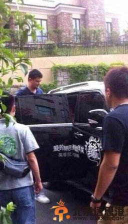 组图：姚明拍摄《爸爸去哪儿》 女儿萌照曝光