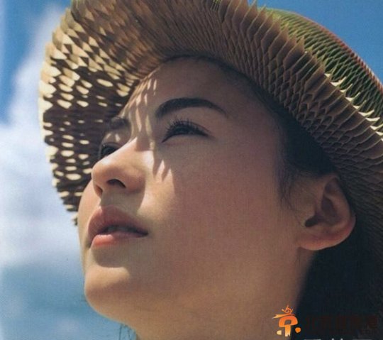 张柏芝19岁清纯照无死角美女 感叹容颜易老青春不再