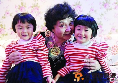 60岁老太失独后冒险产女：我的经历不可效仿