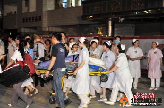 台胞旅行团客车坠江事故续：遇难者增至6人 1人失踪