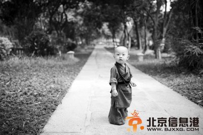 西禅寺小和尚戳中萌点 回应：不是真出家是拍写真