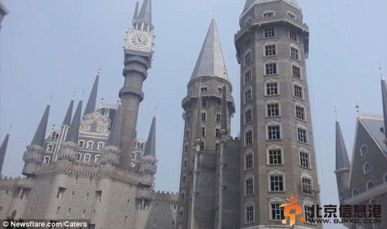 石家庄现魔法学校酷似霍格沃兹 影迷组团报考(组图)