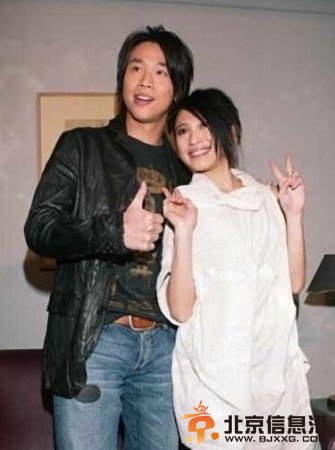 陶喆恋情曝光七月结婚 经纪人暂未回应