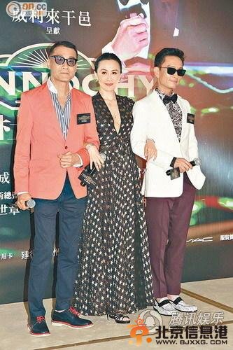 刘嘉玲“代夫出征”演舞台剧 开口盼夫妻档演出