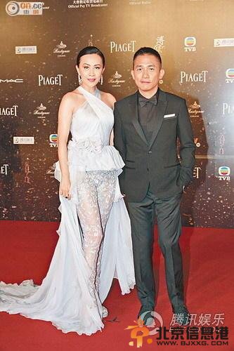 刘嘉玲“代夫出征”演舞台剧 开口盼夫妻档演出