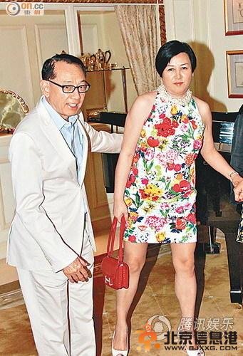 刘嘉玲“代夫出征”演舞台剧 开口盼夫妻档演出
