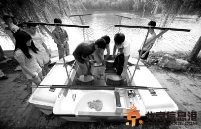 大学生自制环保观光船 已成功进行水上试验