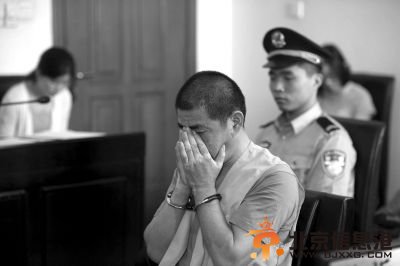 男子刺死岳父刺伤妻子岳母 称