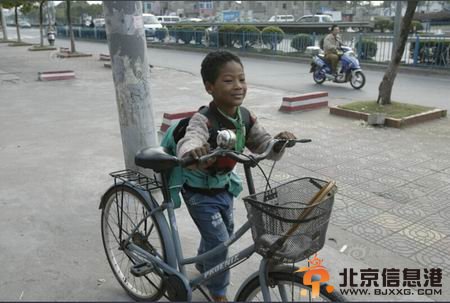 黑人弃婴15年终落户上海