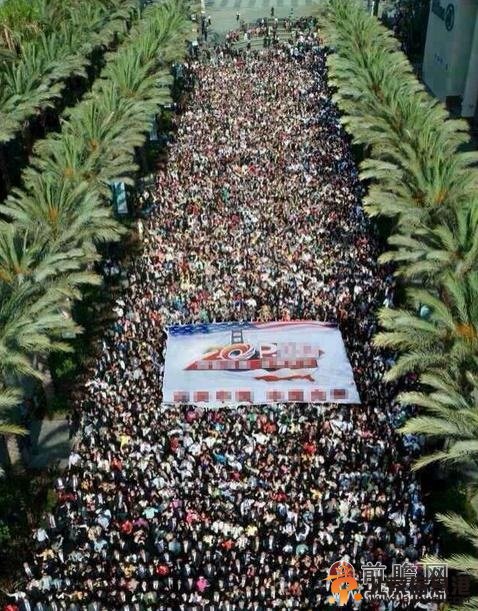 7000人的商务旅游团赴美唱国歌 直销企业大手笔一次投7000万美元