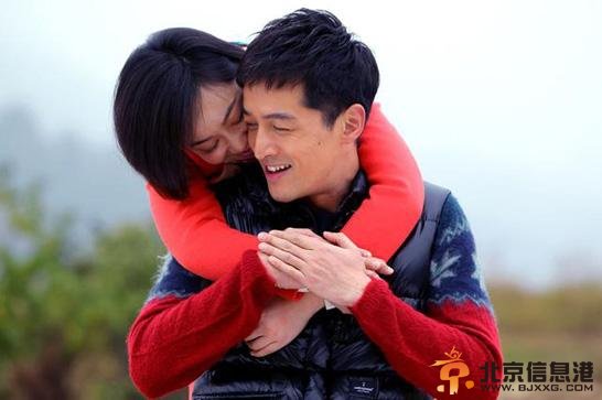 胡歌(微博)(微信号：huge_weixin)、闫妮