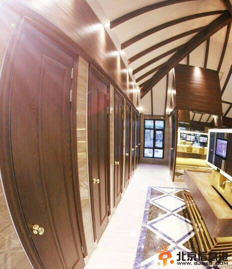 新疆最豪华公厕如宫殿 小便池价格过万免费使用（图）