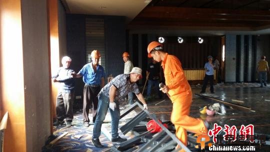 宁波闹市最隐蔽违建部分限期拆除 总数据仍在测绘