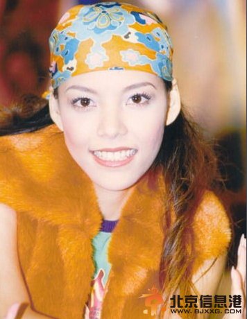 张惠春老公丰偌晖个人资料照片 与妻子Saya张惠春结婚8年离婚