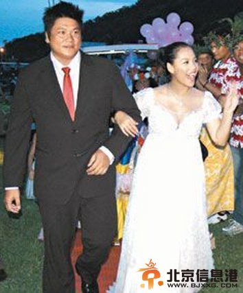 张惠春老公丰偌晖个人资料照片 与妻子Saya张惠春结婚8年离婚