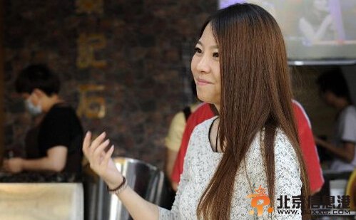 美女硕士卖鱿鱼日销售4000元