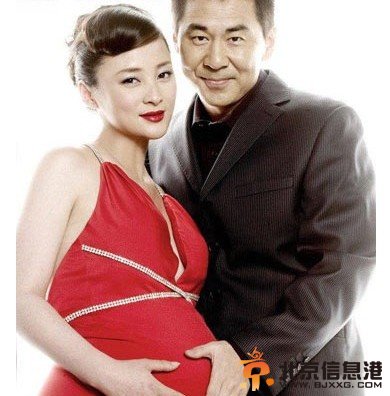 女星大肚照比美：梁静茹俏皮 应采儿美艳