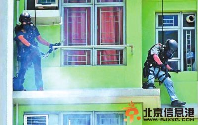 香港飞虎队剿匪公开直播 现场爆发激烈枪战