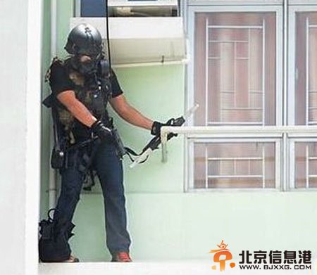 李悦彤父亲李德仁资料背景 前妻丁萍长女李婷后改名李悦彤
