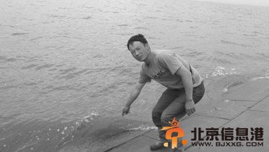 打渔夫妻救下11名落水者 江上打鱼记不清救过多少人