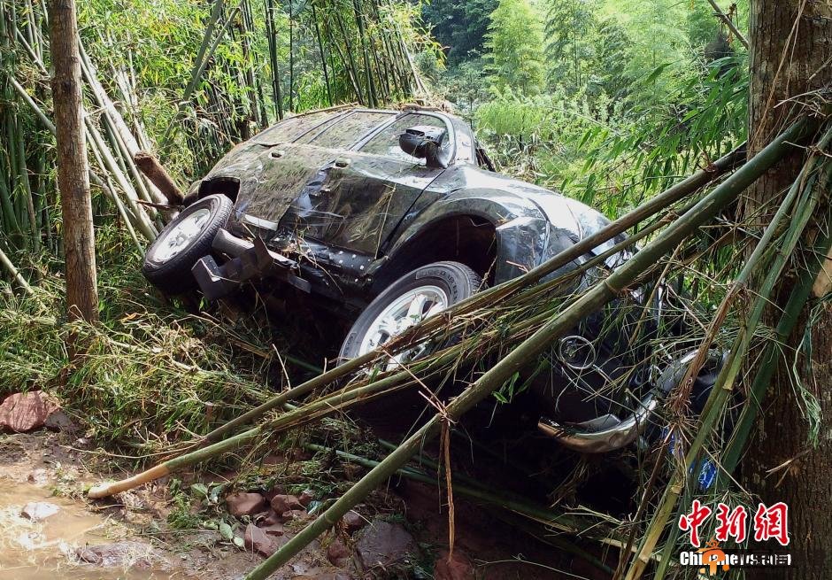 四川泸州景区突遭暴雨山洪袭击