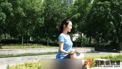 李小璐打坐养生