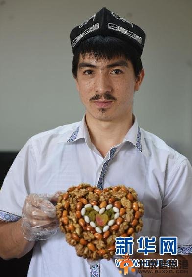 维汉三小伙合伙卖切糕日赚十万成“糕富帅” 上演真实版“中国合伙人”(组图) 