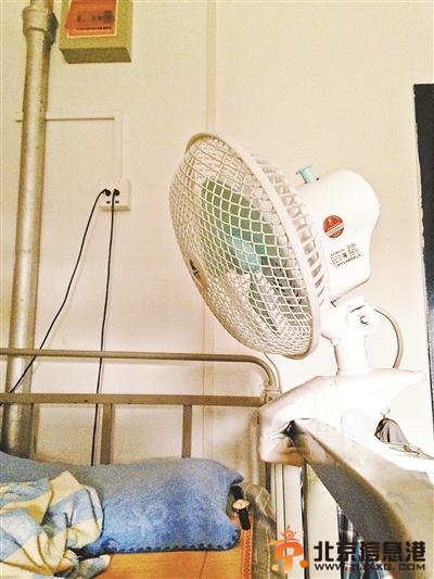 董校长 网络爆红 大学生改歌求装空调