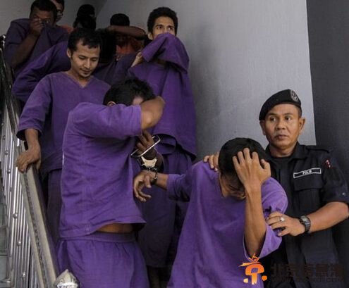 39人轮奸两名少女13人被捕