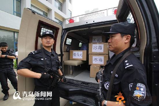 首发：吸毒生幻觉把女友当女鬼 俩月砍伤两次