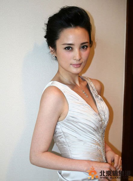 蒋勤勤被曝曾插足欢欢 不堪留言关闭评论(图)