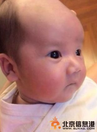 梁静茹抱熟睡儿子一脸幸福 唱摇篮曲宝贝乖乖