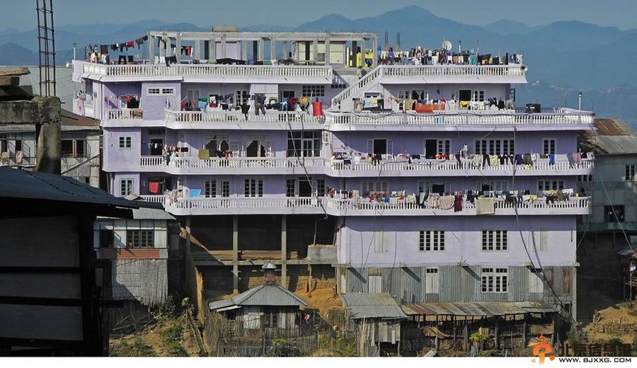 男子轮流陪睡39名妻子 年过七旬生育89个儿女