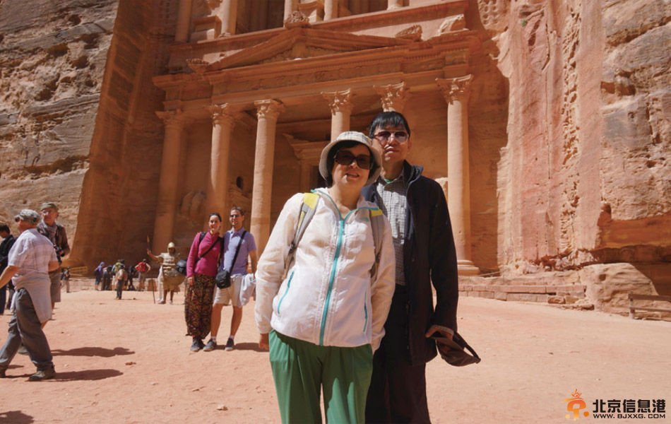 温州六旬土豪夫妇花236万富游地球80天(图)