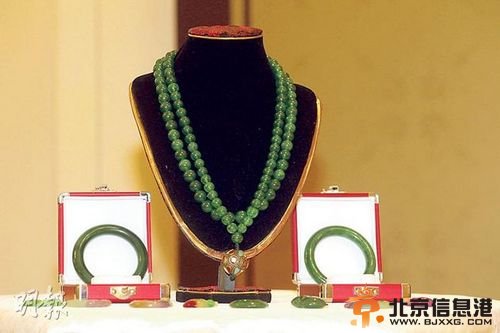 慈禧朝珠起拍价1.8亿 共108颗总重量342.3克