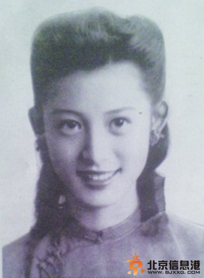 60万网友围观黑白老照片 上海Lady美貌获赞（图）