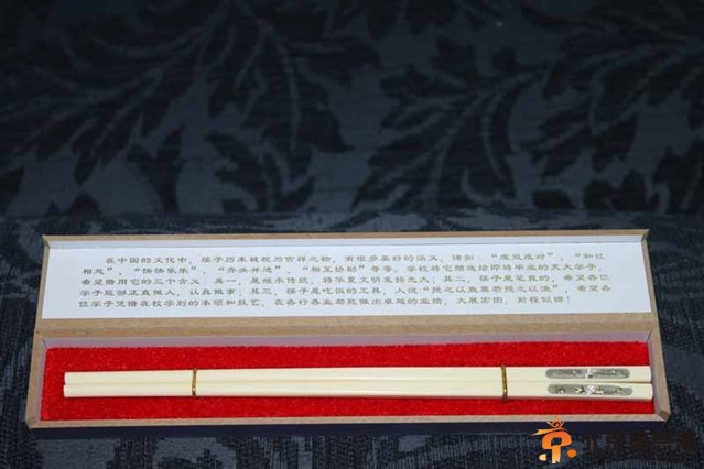 最后的母校礼物：中科大送戒指 天津大学送筷子