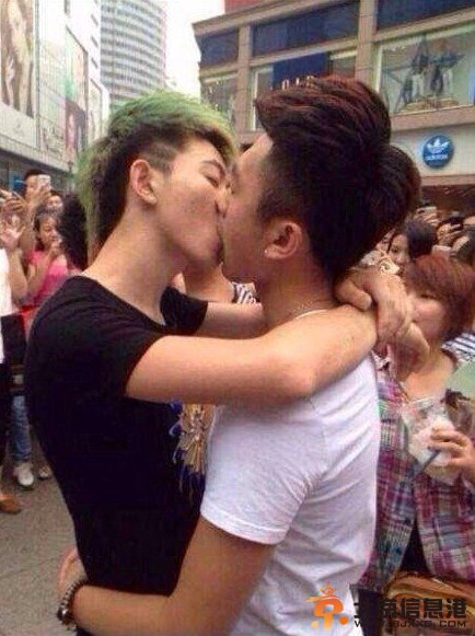 点击图片进入下一页