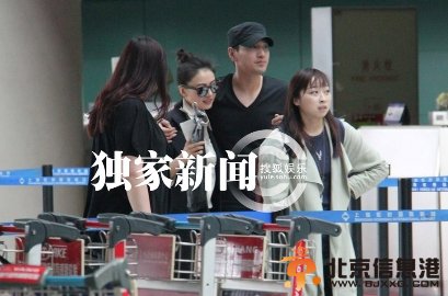 我们结婚吧！赵又廷高圆圆今日<a href='http://www.bjxxg.cn/news/beijing/' target='_blank'><u>北京</u></a>登记领证【图】