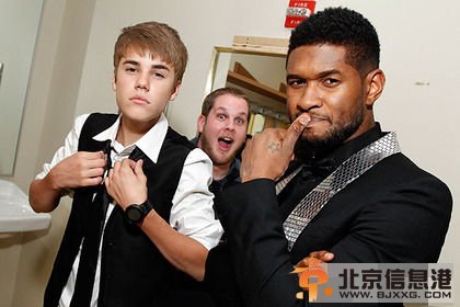 比伯13岁时被亚瑟小子签为旗下艺人