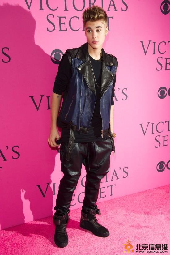 比伯月花6百万跑趴财顾：2年内将败光16亿身家