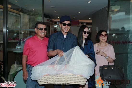 杨幂产千金出院刘丹曝孙女将留港生活(图)