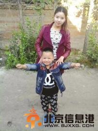 视频：工地重金属男孩爆红网络 小男孩钢筋当话筒摇自信滚范乐翻网友