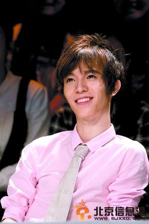 郭敬明有望与吴亦凡合作 粉丝：不要有床戏吻戏(图)