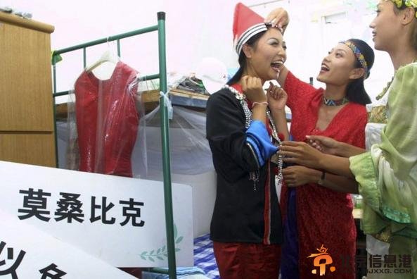 带你走进鬼扯的礼仪小姐训练课程 是形式大国还是选美比赛