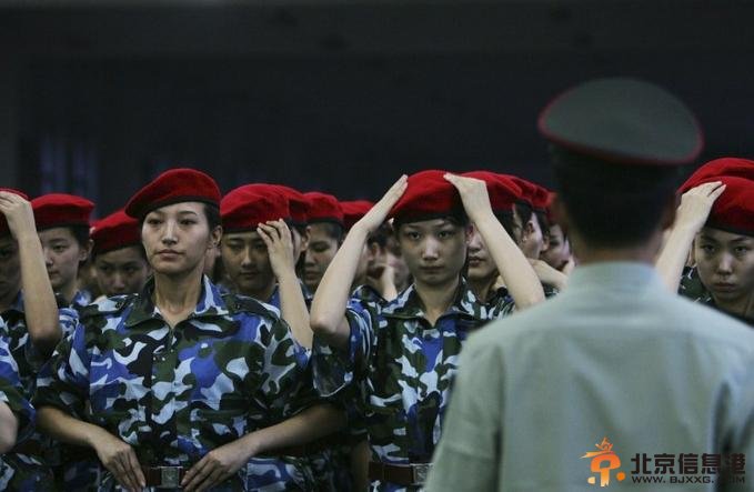 带你走进鬼扯的礼仪小姐训练课程 是形式大国还是选美比赛