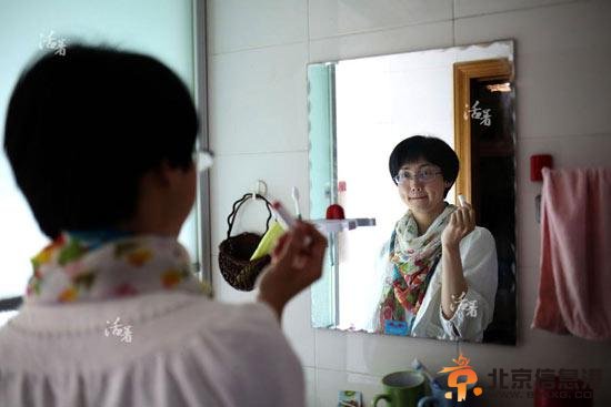 四海网最美新闻人：浙江道德模范男子的变性“女娇娥”生活组图