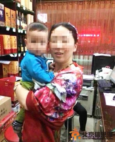 孩子被抱走时前额留有一撮头发