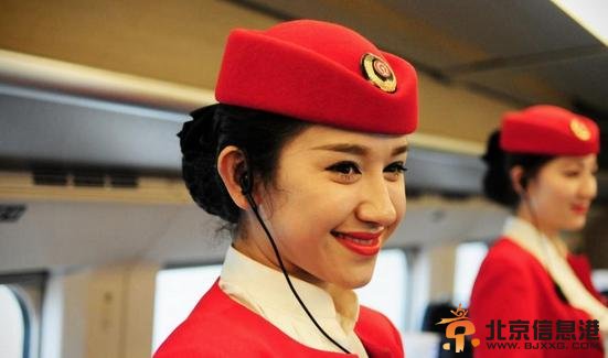 新疆高铁首开通上演动姐秀 盘点比空姐们还妖艳的新疆动姐